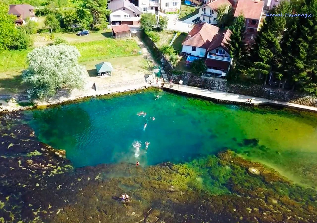 Apartman Amela Kulen Vakuf Bagian luar foto